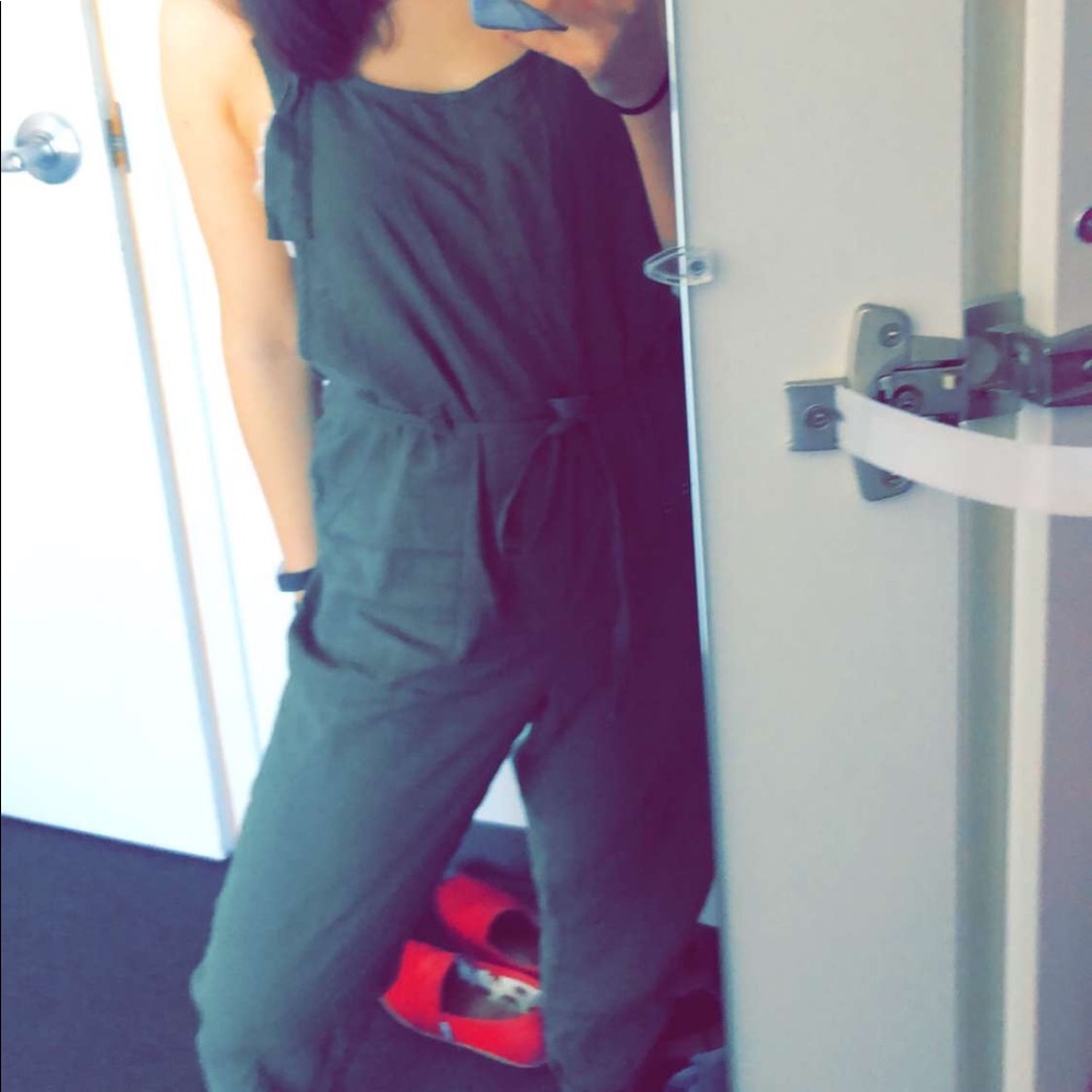 Universal Thread Linen Green Overalls